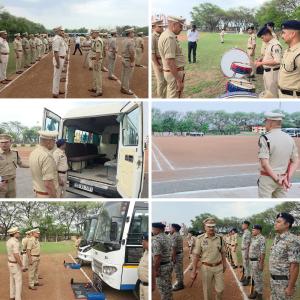 "कदमताल की गूंज से मुखरित हुई कबीरधाम पुलिस लाइन, पुलिस अधीक्षक धर्मेंद्र सिंह ने परखी अनुशासन और दक्षता की कसौटी"।