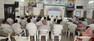 "18 वर्षों की प्रतीक्षा हुई पूर्ण:- रायपुर बना 'विद्यावंशी' धर्मनगरी! प.पु. 108 मुनि श्री आगम सागर जी महाराज ससंघ का मंगल चातुर्मास 2026 बड़ा मंदिर, मालवीय रोड में, 19 जुलाई को होगा ऐतिहासिक भव्य मंगल प्रवेश"