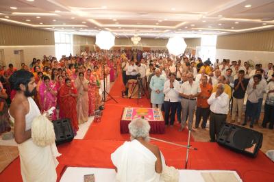 सिकंदराबाद के सिख विलेज स्थित बांठिया गार्डन में गुरुदेव श्री जिनमणिप्रभसूरीश्वरजी मसा का मंगल प्रवेश संपन्न।