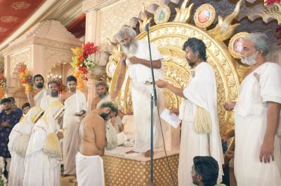 त्रयनगर में नूतन साधु-साध्वी भगवंतों का बड़ा दीक्षा महोत्सव श्रद्धापूर्वक सम्पन्न।