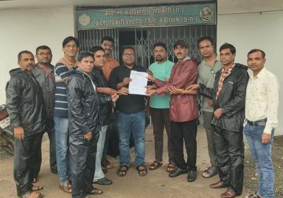 टेट की अनिवार्यता पर सेवा सुरक्षा सहित विभिन्न मांगो को लेकर शिक्षक साझा मंच ने सौंपा ज्ञापन।