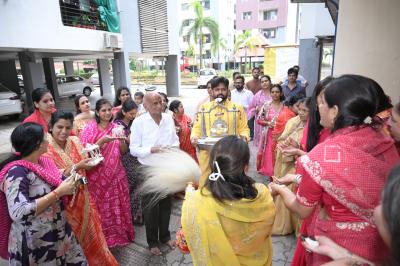 सीमंधर स्वामी जैन मंदिर में बाजे कुण्डलपुर में बधाई वीर जन्मे महावीर जन्मे - पालना जी की भक्ति में गूंजे वीर प्रभु के गीत।
